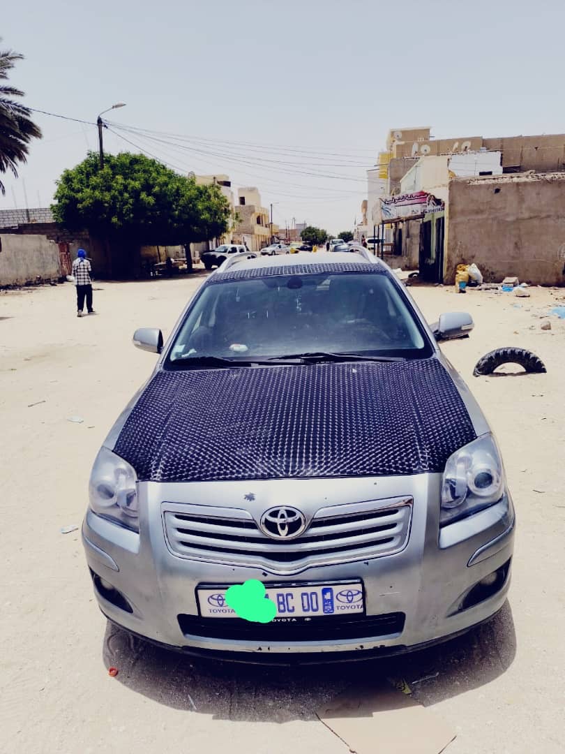 toyota avensis break