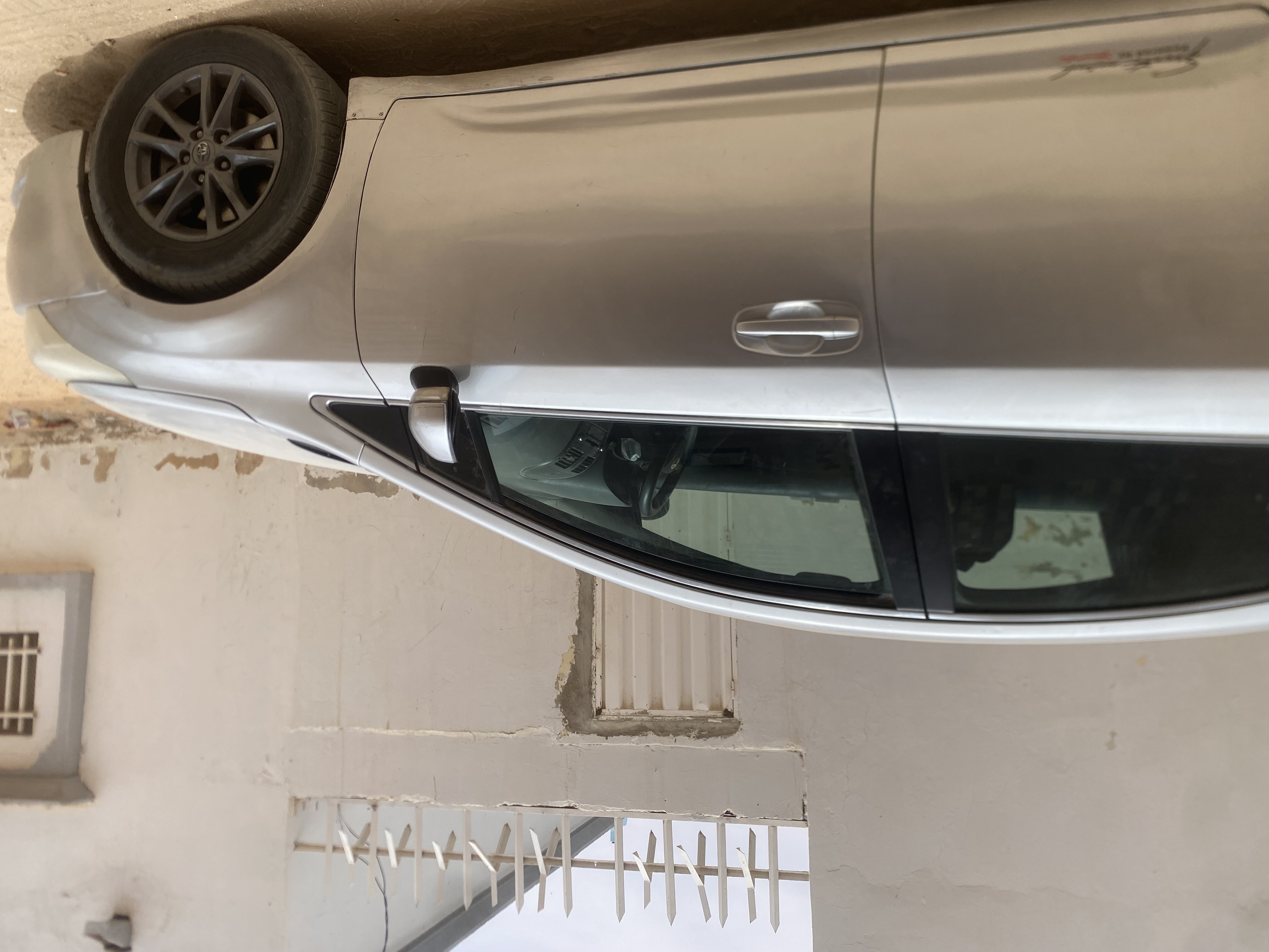 Avensis 2010