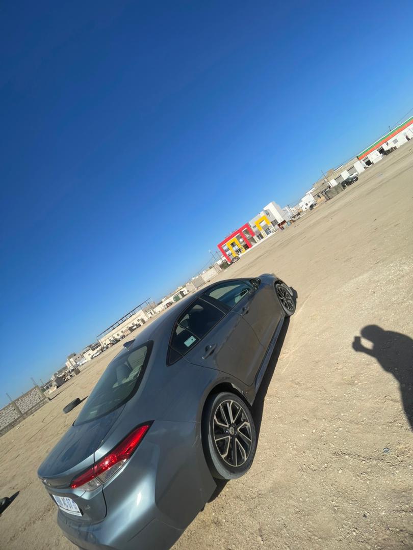 سيارة من نوع تويوتا كورولا LE موديل 2020 فقمه نظافه مكينه جيده ناقل الحركه جيد المبرد فحاله جيده