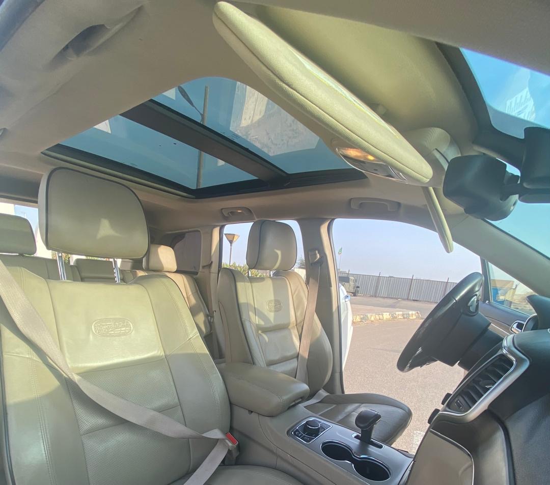 Jeep grand cherokee full options