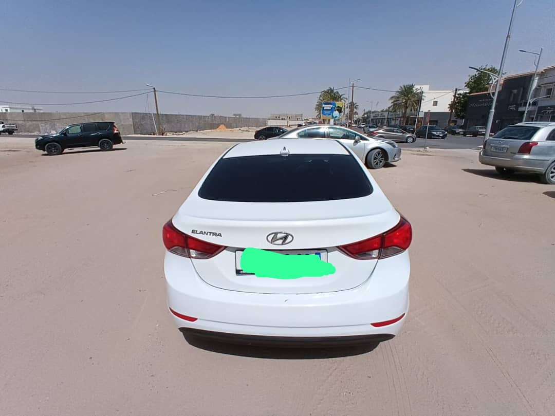 Hyundai Elantra 