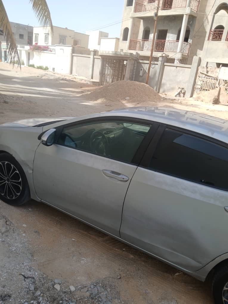 سيارة corola 2015 مزالت نظيفة