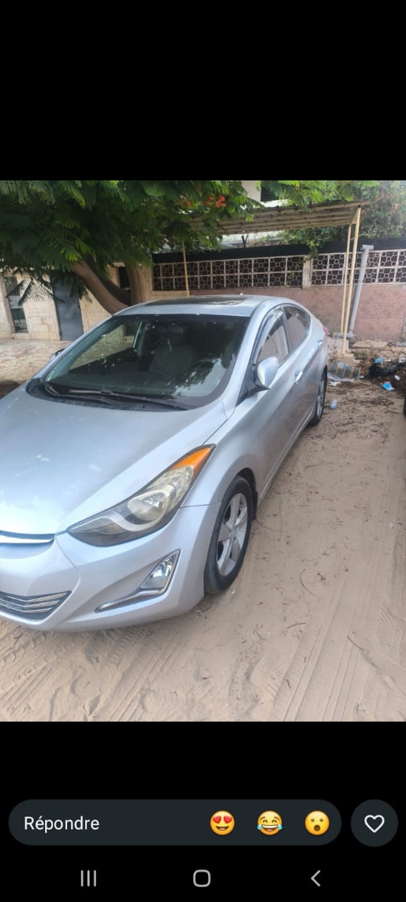 Hundaï Elantra 2013 en tres bon état moteur et boîte ne jamais touche
