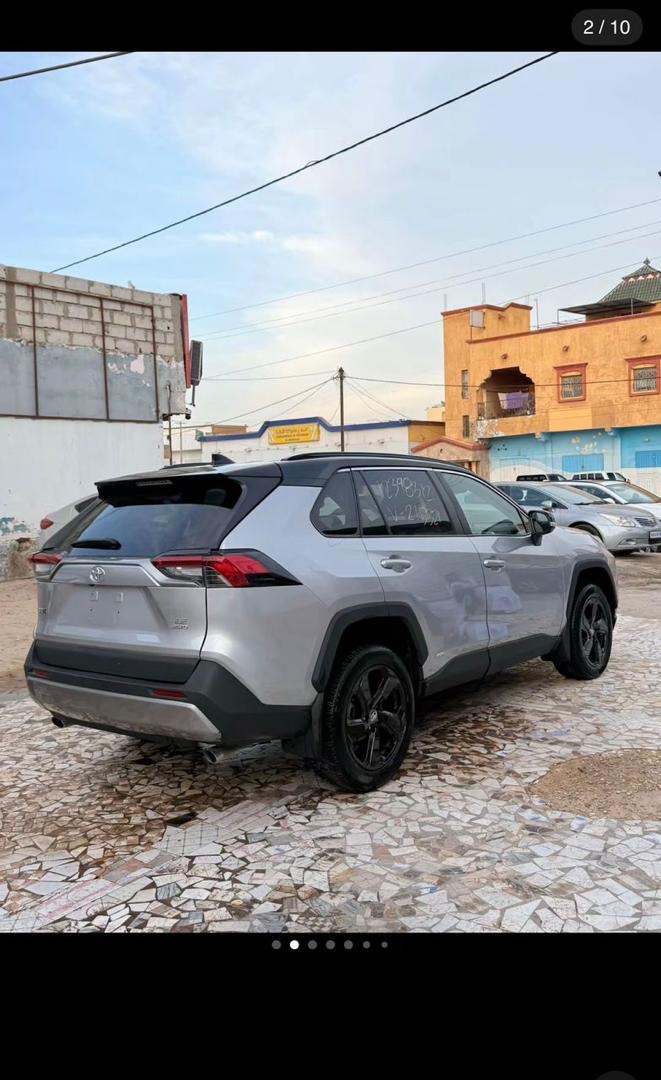 Toyota RAV4 LE 2021