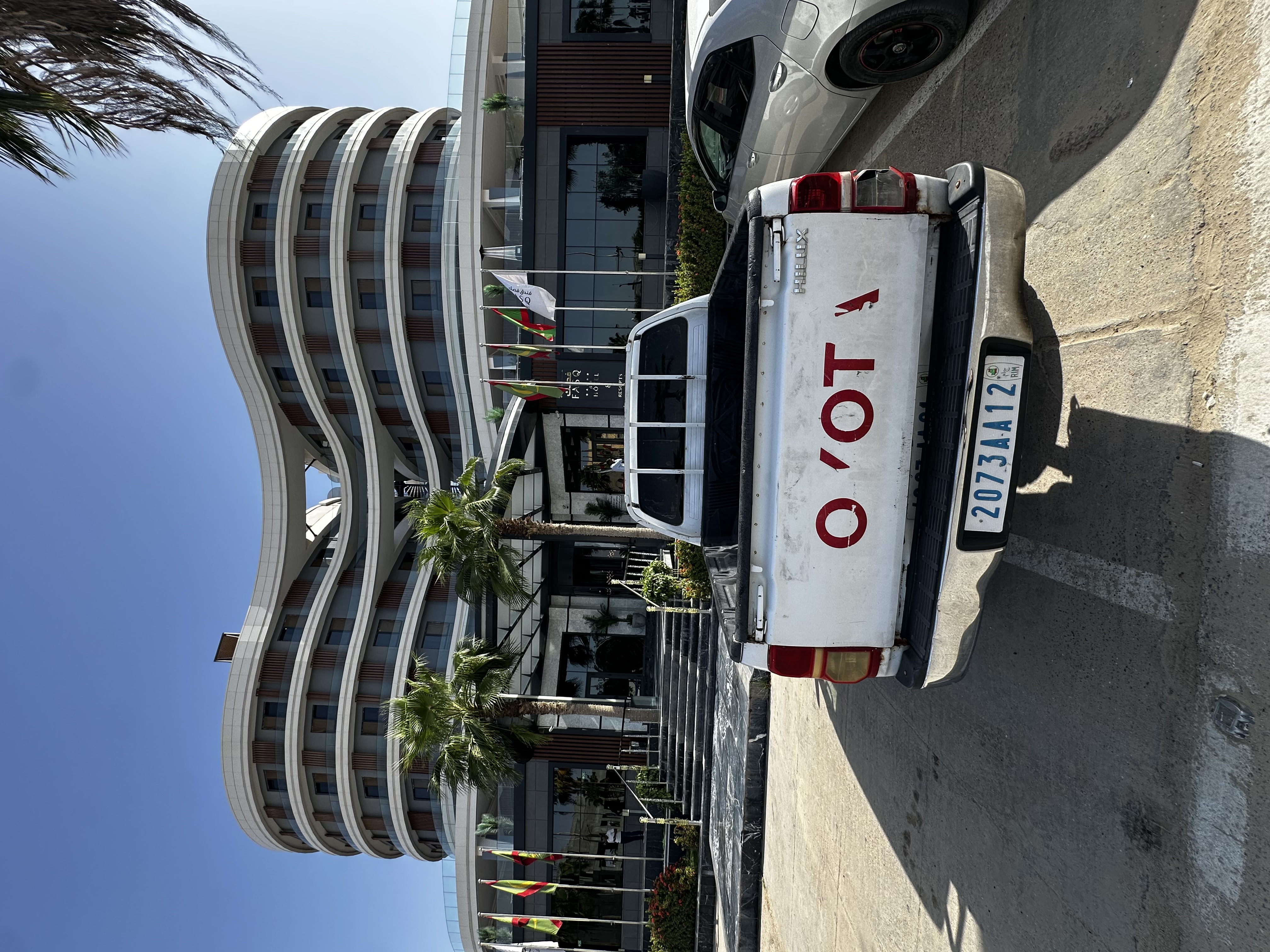 🚗 À vendre : Toyota Hilux — un 4x4 robuste et fiable !