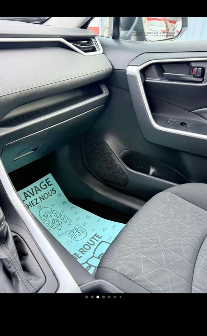 Toyota RAV4 LE 2021