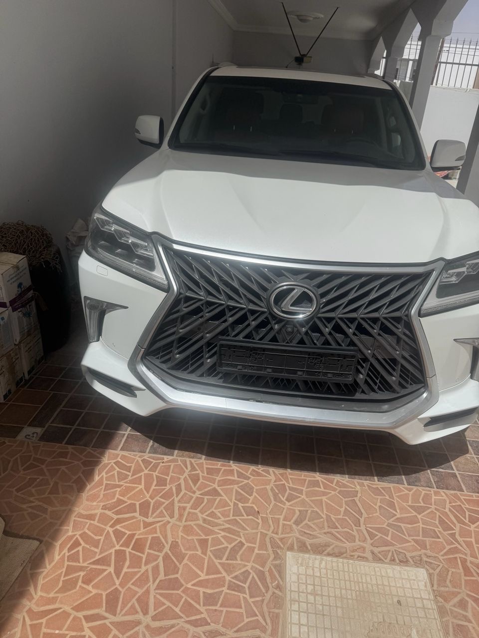 Lexus LX. 2020