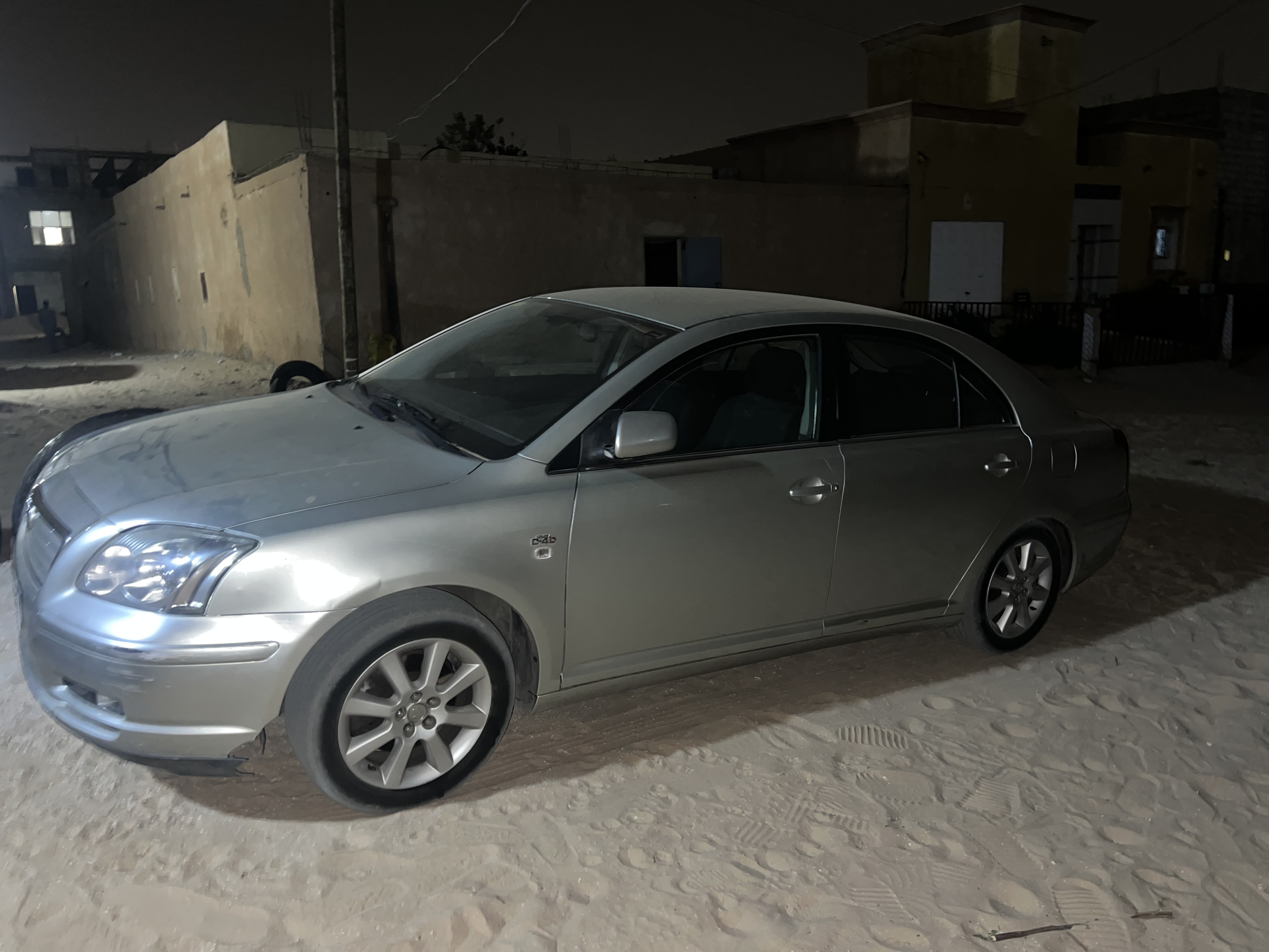 Avensis berline sous douane