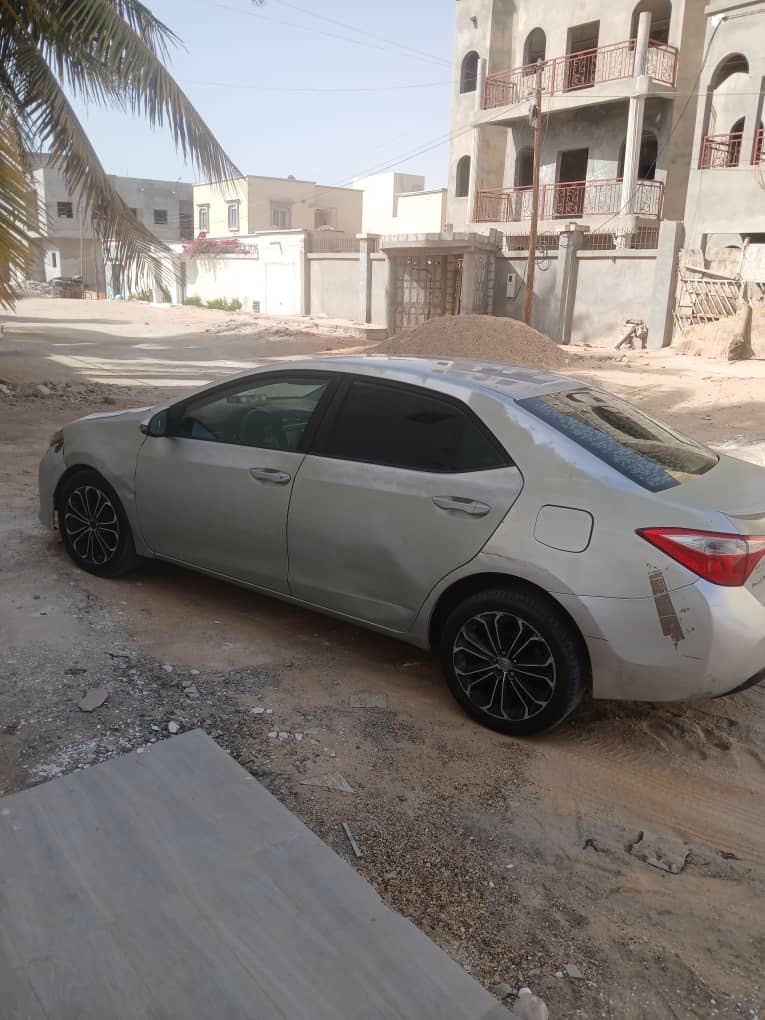 سيارة corola 2015 مزالت نظيفة