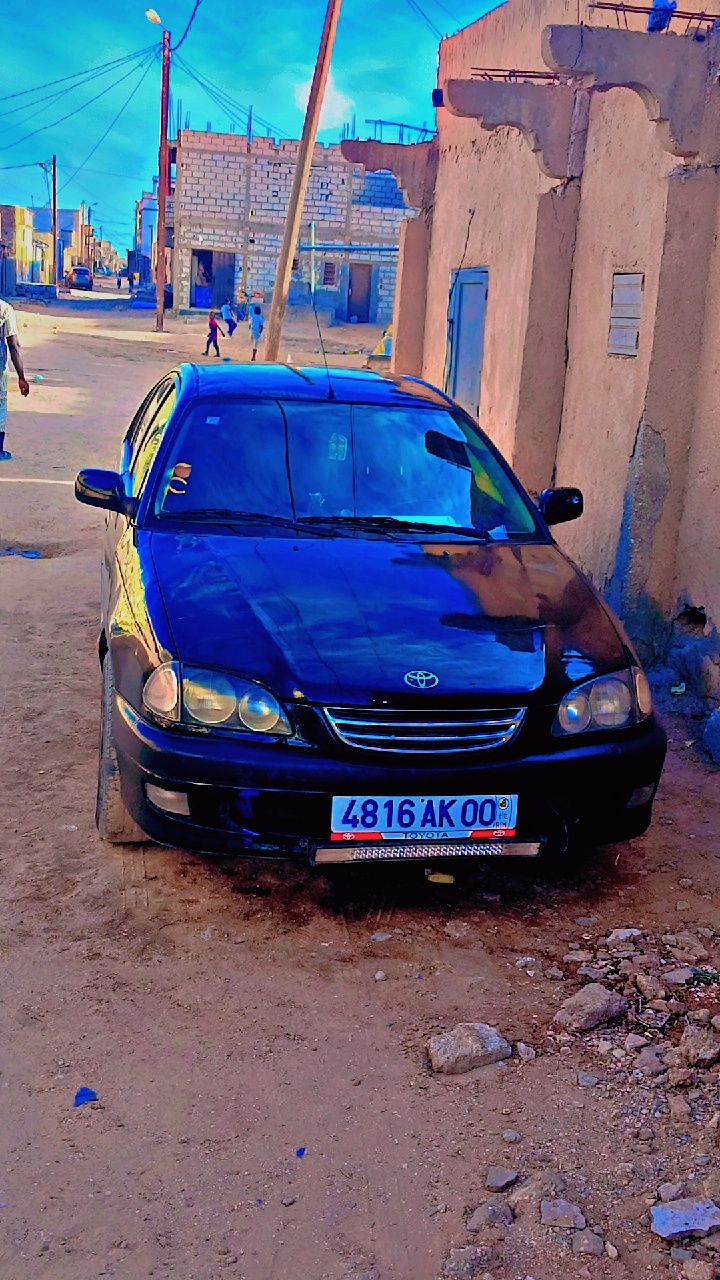 Avensis 2.0 occasion