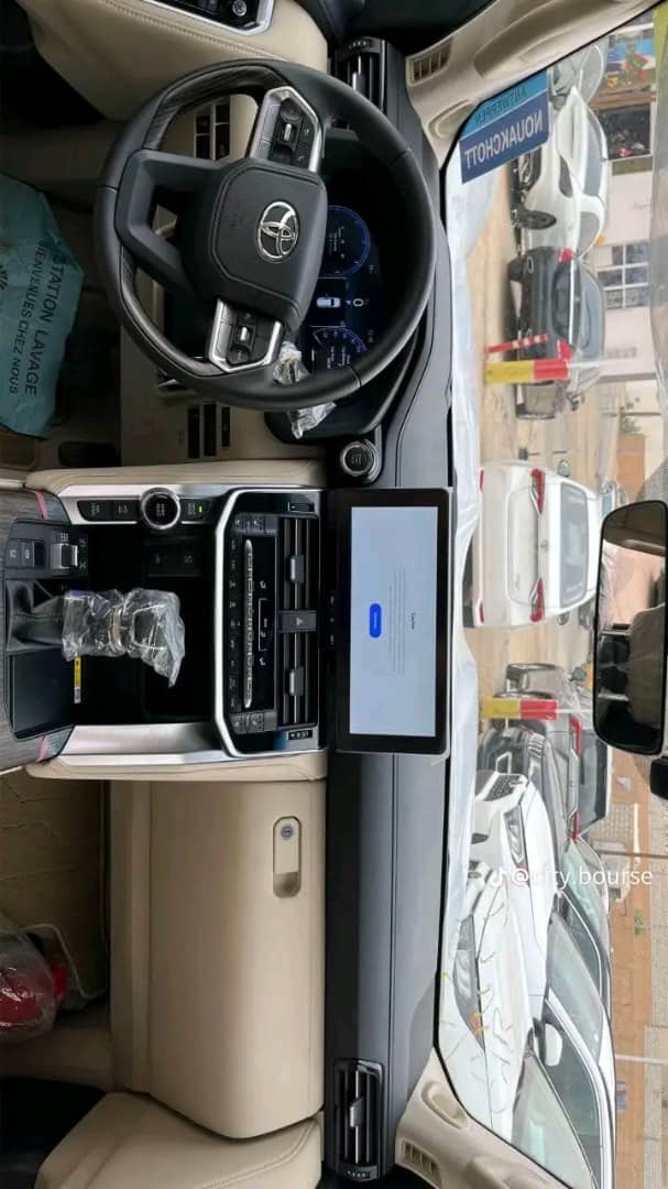 V6 من نوع VXR  2024