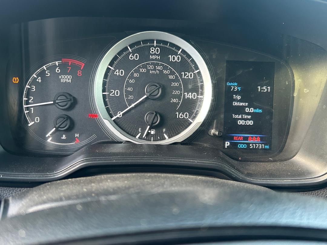 Le Corolla 2021 مافات اورقمت شوكه شوي ال لكدامي وتنفتح شوي عن ذاك سعر