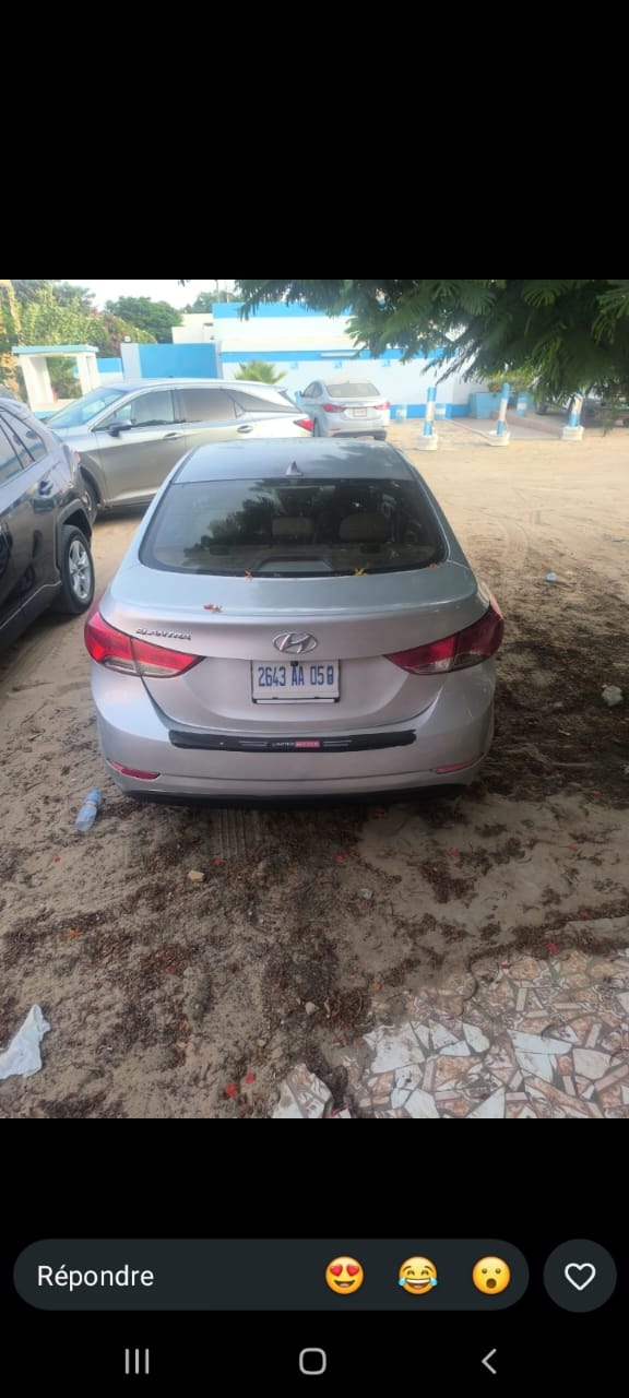 Hundaï Elantra 2013 en tres bon état moteur et boîte ne jamais touche