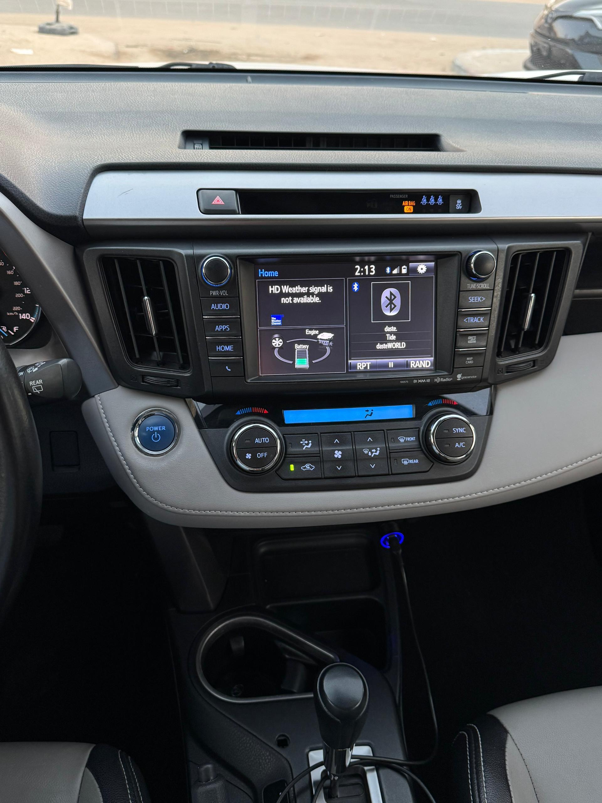 🚗 À VENDRE – Toyota RAV4 2018 Hybrid XLE AWD-i – Full options