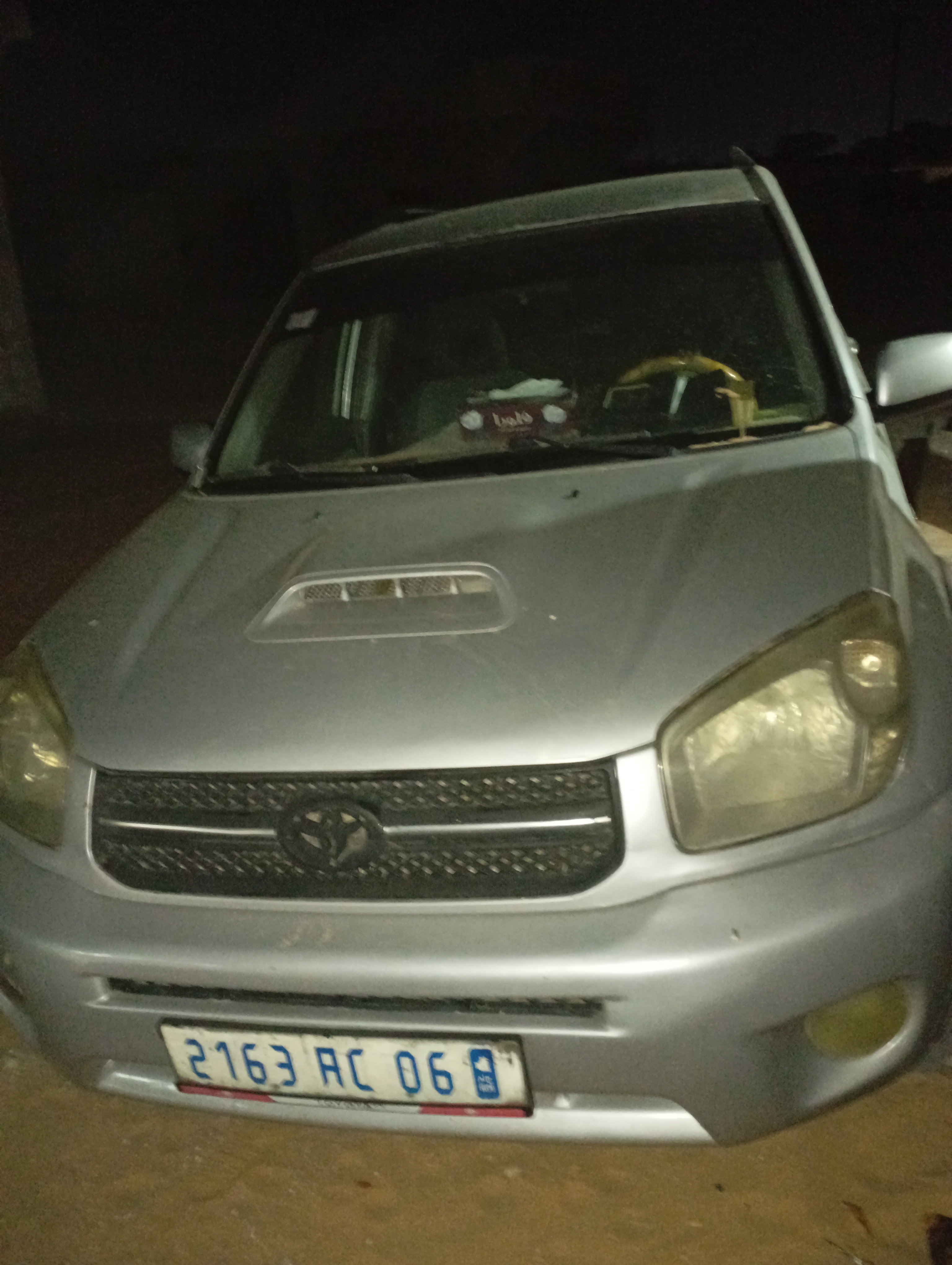 Véhicule modèle RAV4 2005 en bon état à vendre