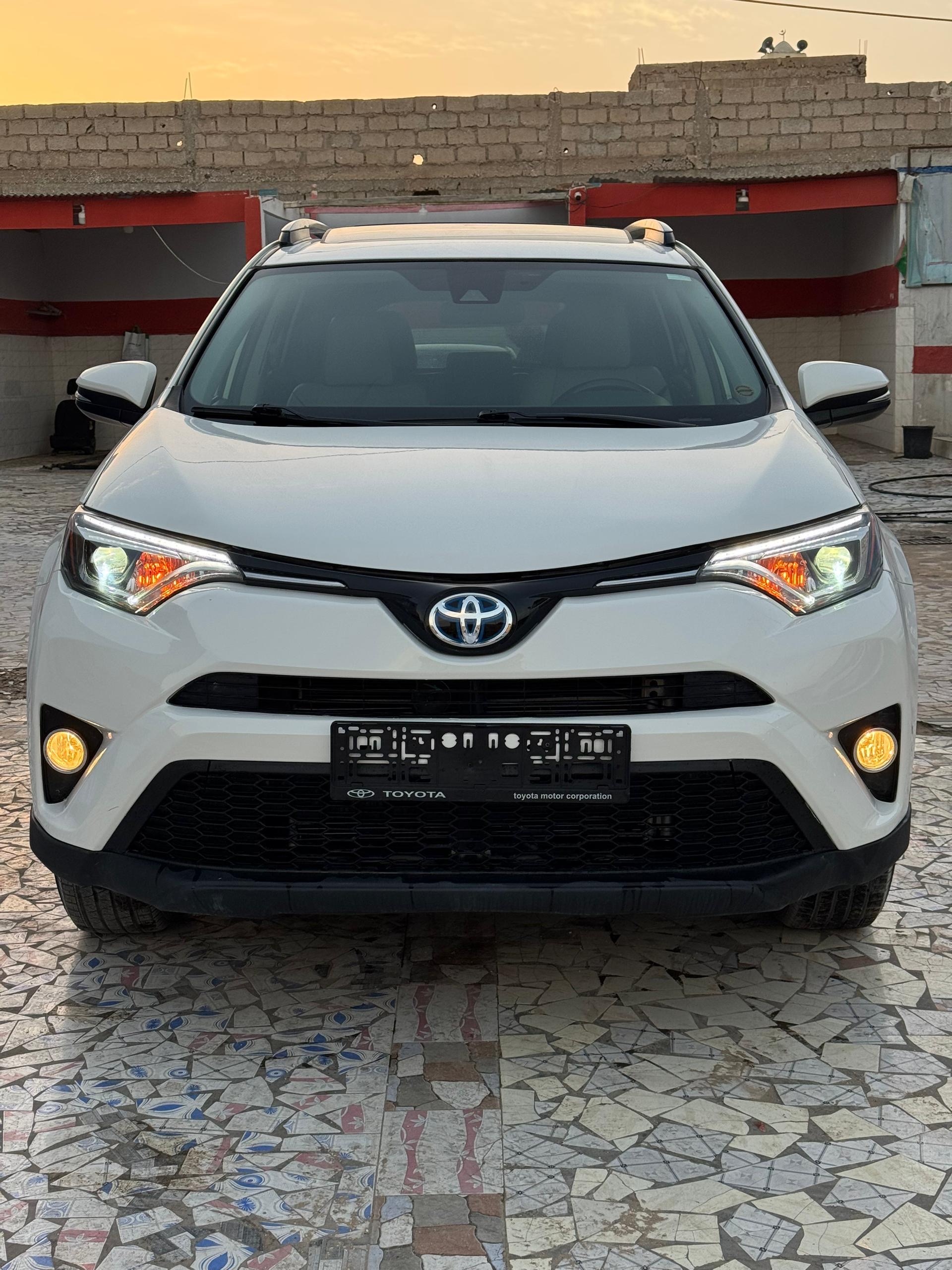 🚗 À VENDRE – Toyota RAV4 2018 Hybrid XLE AWD-i – Full options