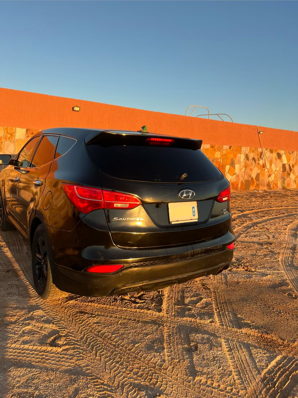 Hyundai santafe essence très bonne voiture 5 place