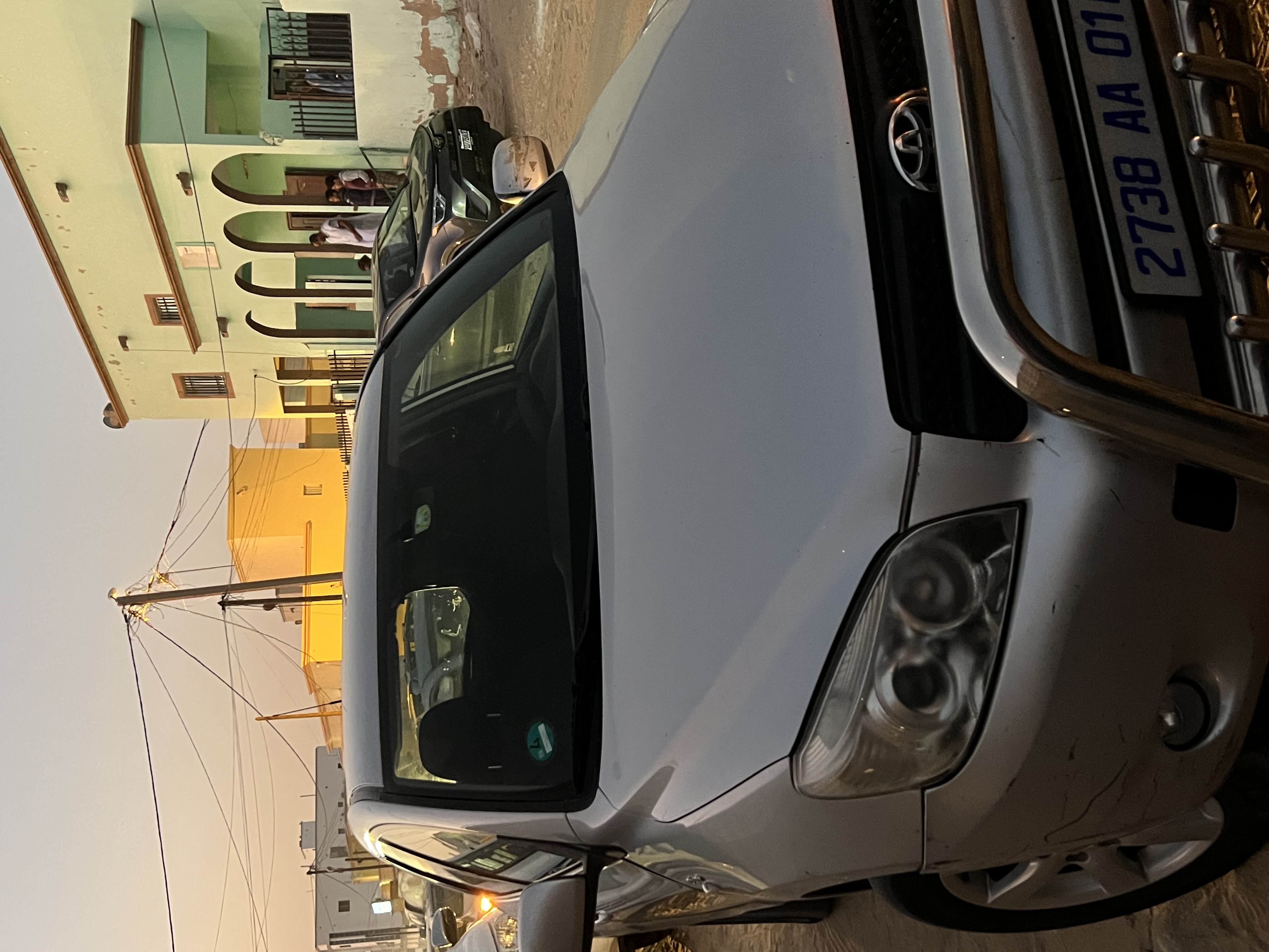 Voiture en bonne état, couleur gris origine, moteur arivage, suspension tout neuf