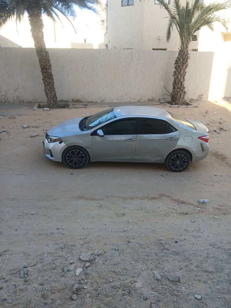 سيارة corola 2015 مزالت نظيفة
