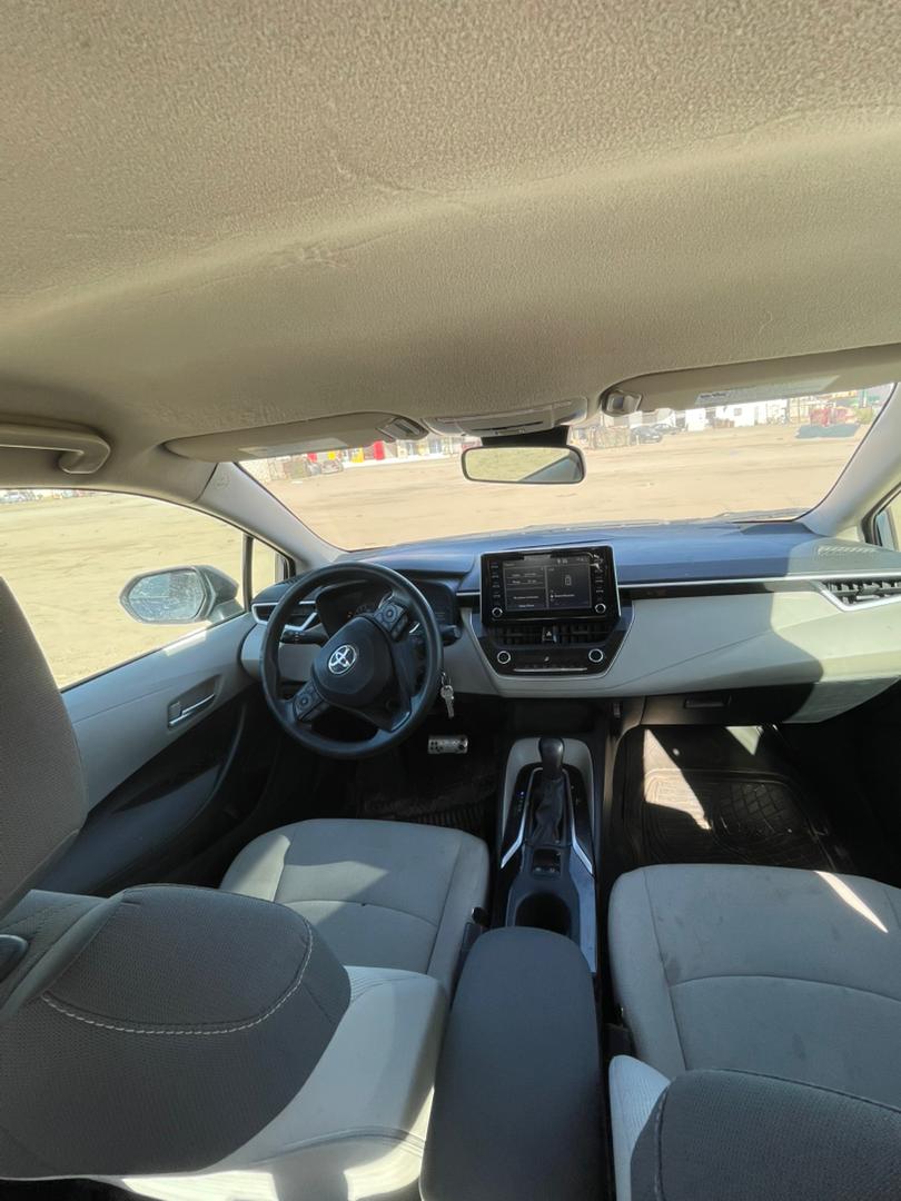 سيارة من نوع تويوتا كورولا LE موديل 2020 فقمه نظافه مكينه جيده ناقل الحركه جيد المبرد فحاله جيده