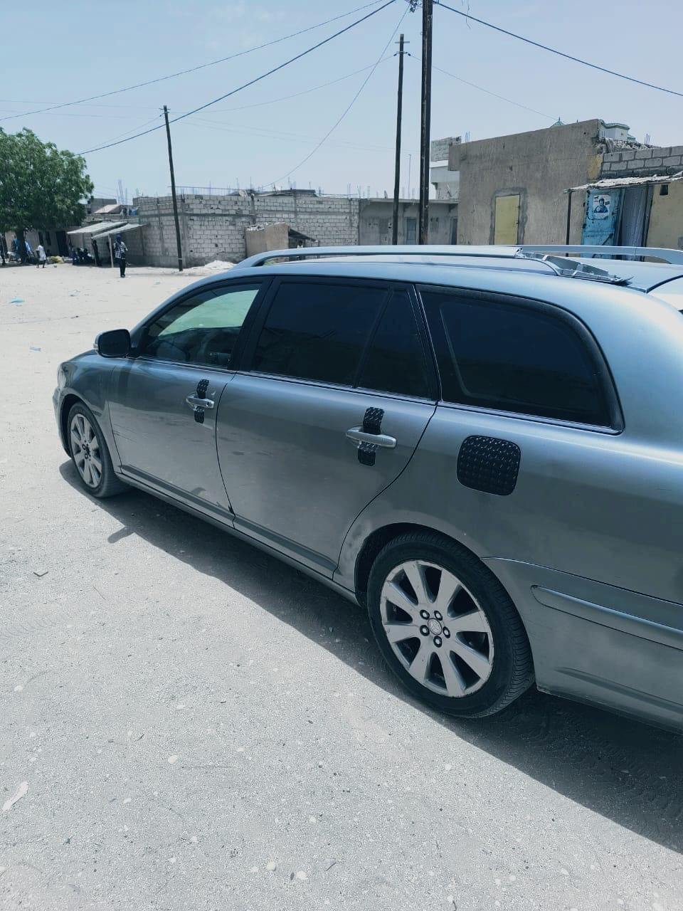 toyota avensis break