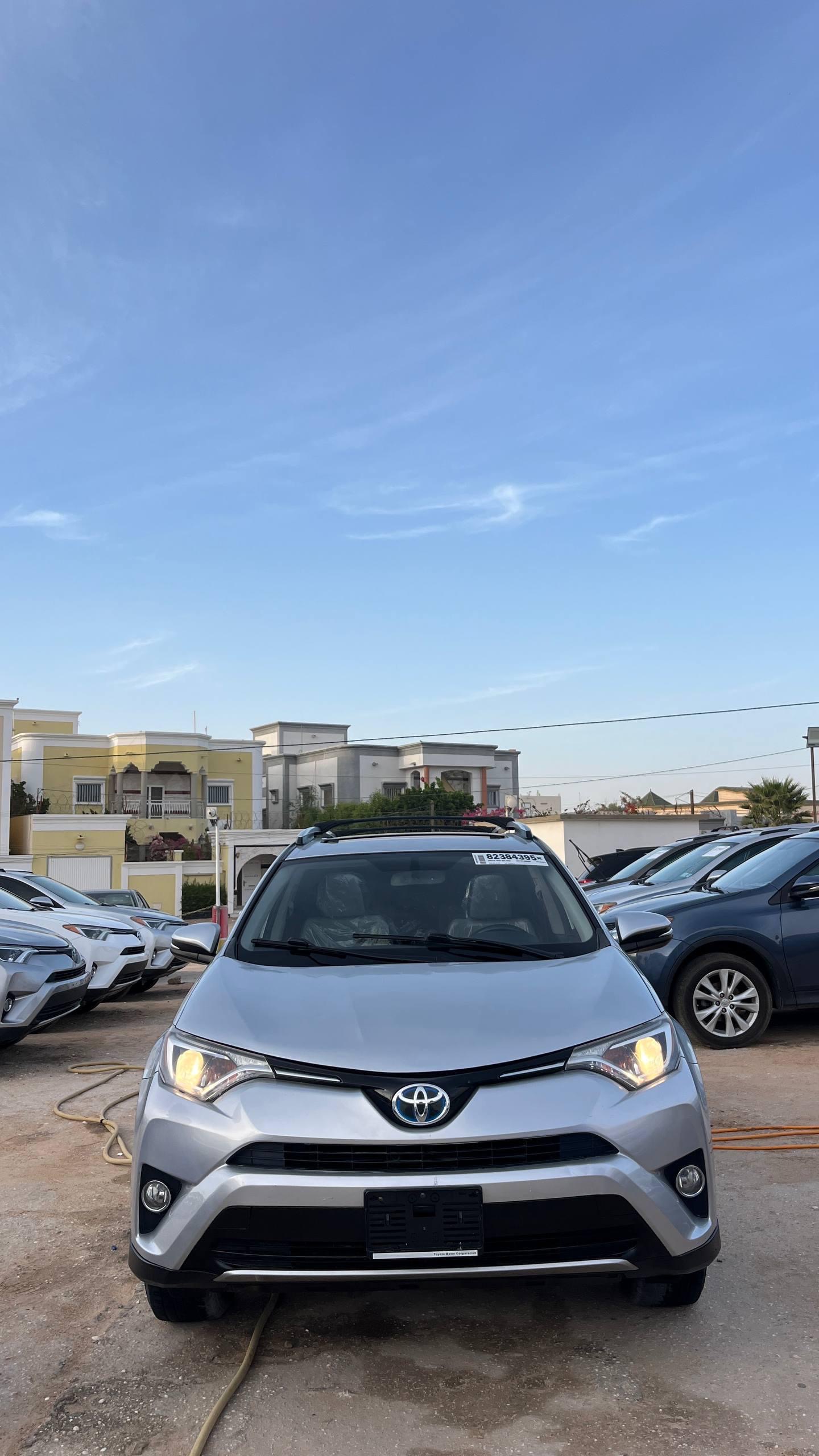 🟧 2017 Rav4 Hybrid XLE 4x4 🟧