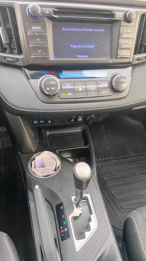 Toyota RAV4 2015, 4*4 Gazoil Automatic ما فاتت اورقمت